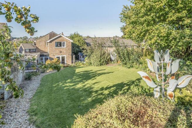 4 bed property, in Herne Rise, £400,000