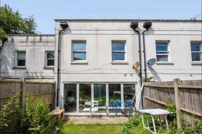 4 bed property, in Compton Avenue, £595,000