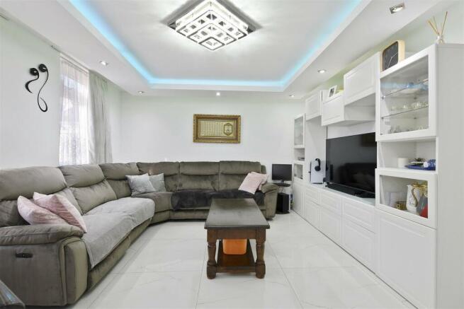 3 bed property, in Abbey Road, £800,000