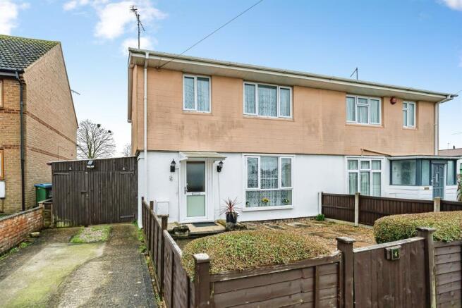 3 bed property, in Birch Court, £315,000