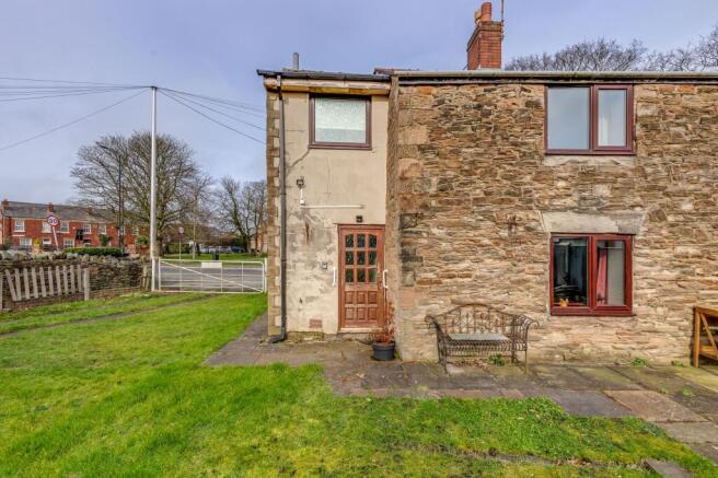 2 bed property, in Church Lane, £170,000