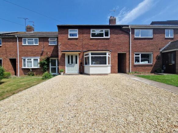 3 bed property, in Oaktree Close, £325,000