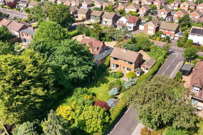 3 bed property, in MAYLINGS FARM ROAD, £625,000