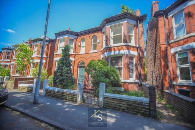 3 bed property, in Kennerley Road, £320,000