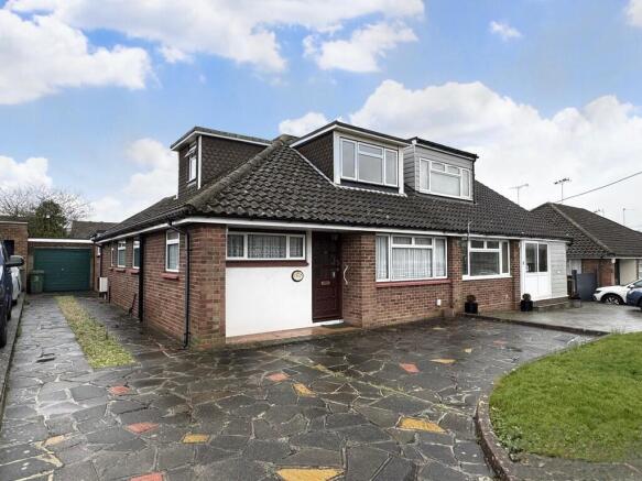 4 bed property, in Mountnessing Road, £550,000