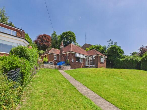 3 bed property, in Springfield Close, £650,000