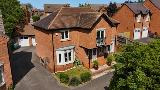5 bed property, in Alcester Road, £650,000