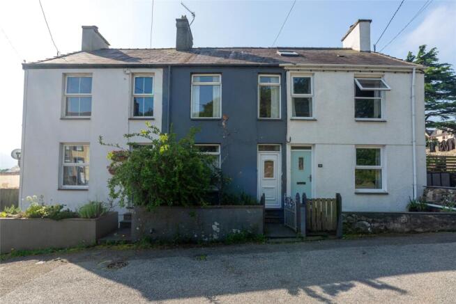2 bed property, in Warden Street, £140,000
