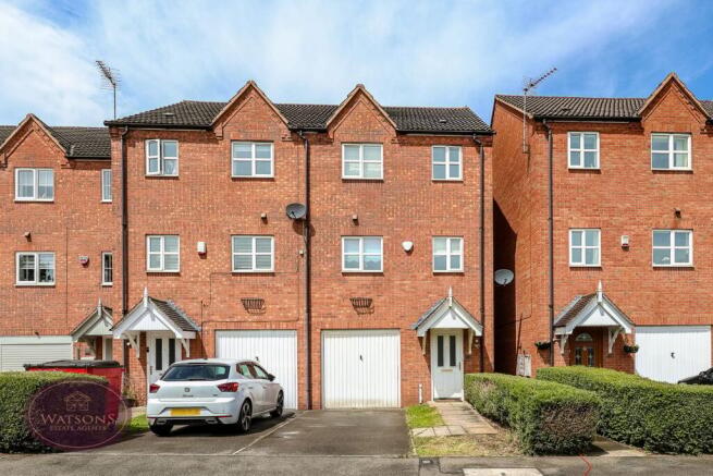 4 bed property, in Stannier Way, £220,000