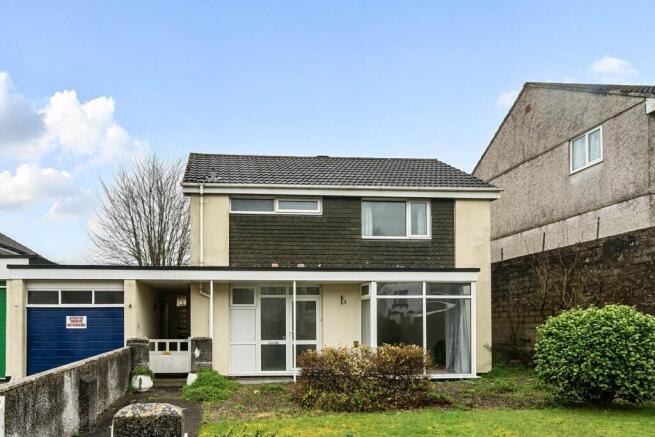 3 bed property, in Callington, £275,000