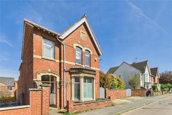 4 bed property, in Moor Road, £450,000