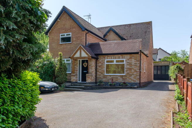 3 bed property, in High Trees, £695,000