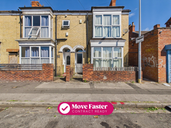 2 bed property, in Grafton Street, £110,000
