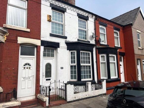 4 bed property, in Molyneux Road, £175,000