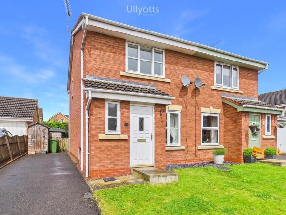 3 bed property, in Kestrel Close, £170,000