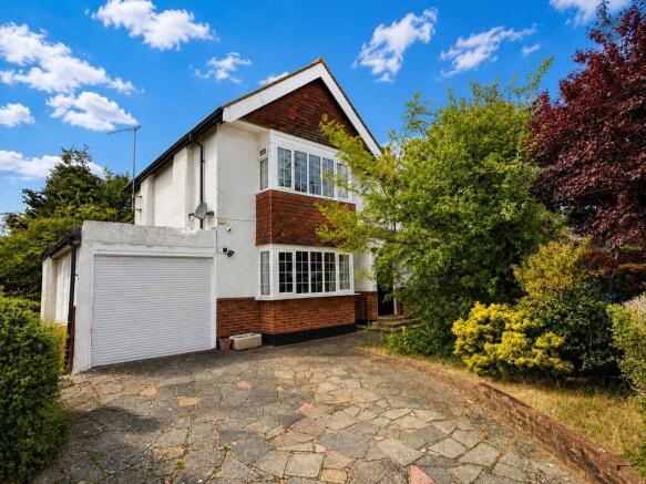 3 bed property, in Southwood Avenue, £700,000