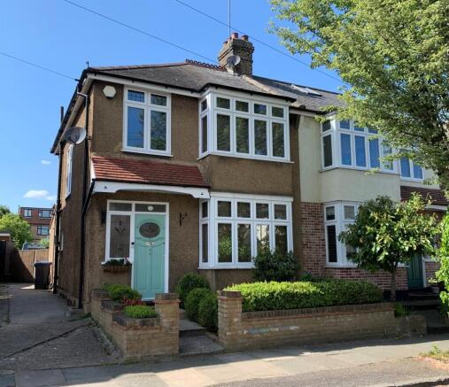 3 bed property, in Morley Hill, £700,000