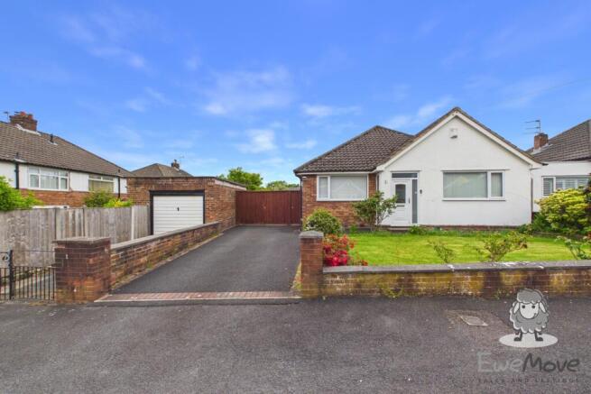 3 bed property, in Ribble Avenue Rainhill, £310,000