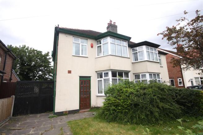 3 bed property, in County Road, £235,000
