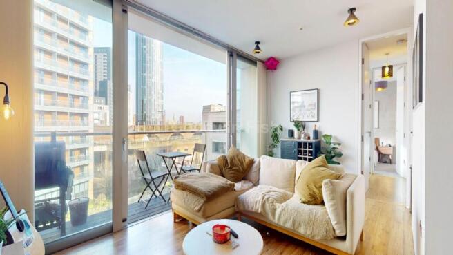 2 bed property, in Timber Wharf, £300,000