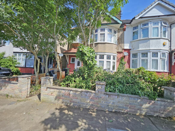 3 bed property, in Studley Drive, £560,000