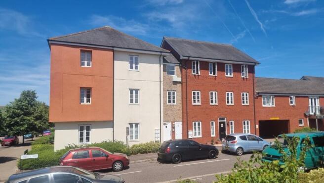 2 bed property, in Liberty Way, £150,000