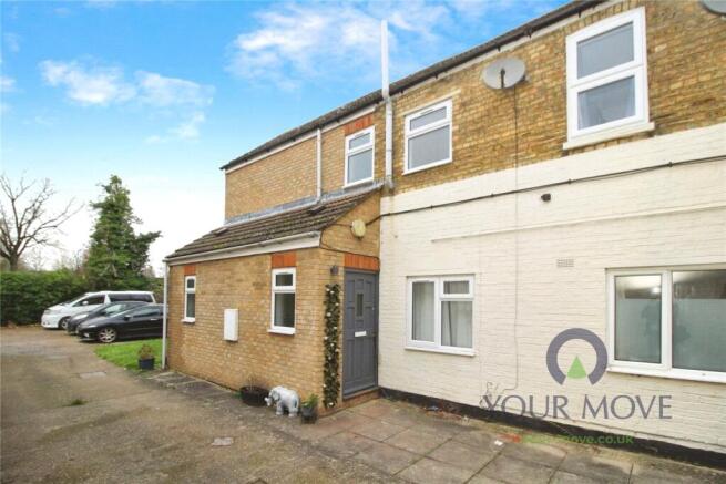 2 bed property, in Clarendon Street, £145,000
