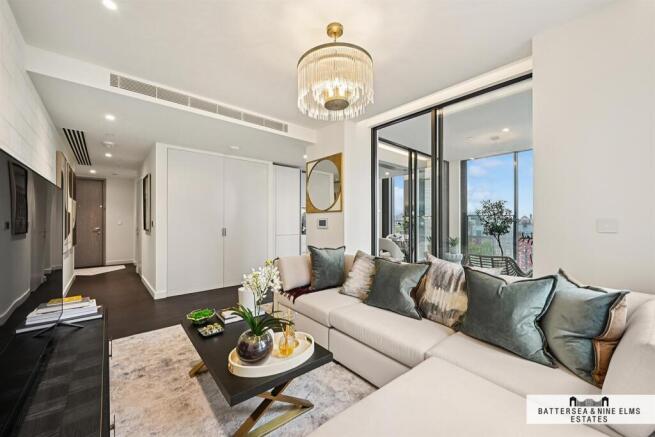 2 bed property, in Damac Tower, £1,158,000