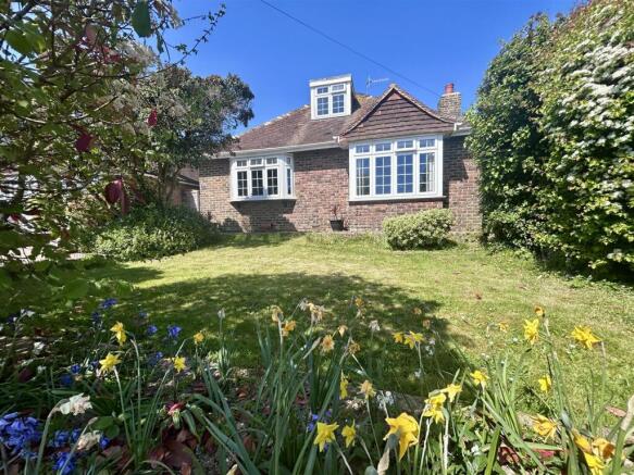 3 bed property, in Pembury Grove, £400,000