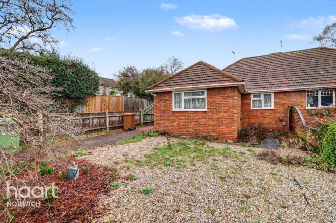 2 bed property, in Lilburne Avenue, £250,000