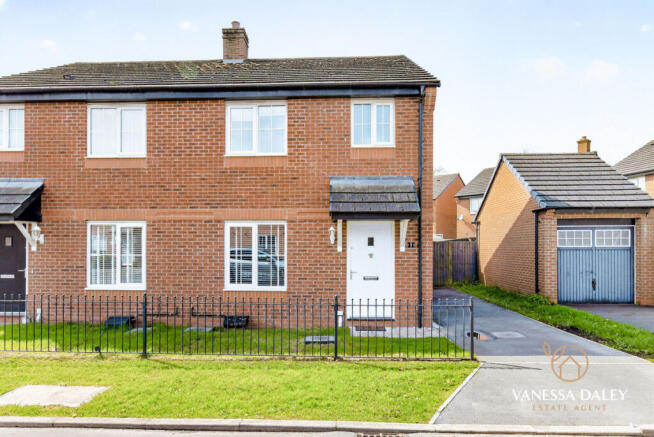 3 bed property, in West Lodge Road, £215,000