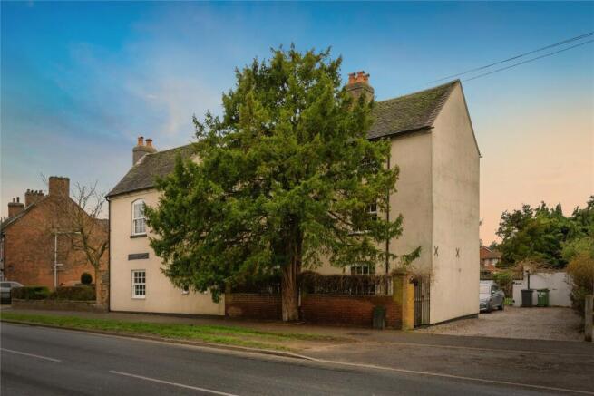 4 bed property, in Fazeley Road, £625,000
