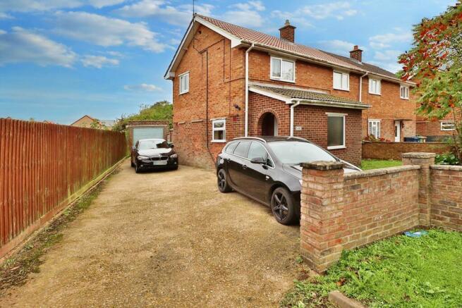 3 bed property, in Feldale Place, £218,000