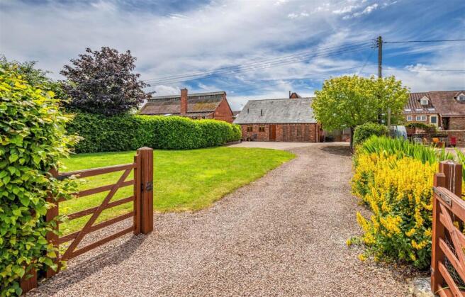 4 bed property, in Much Cowarne, £585,000