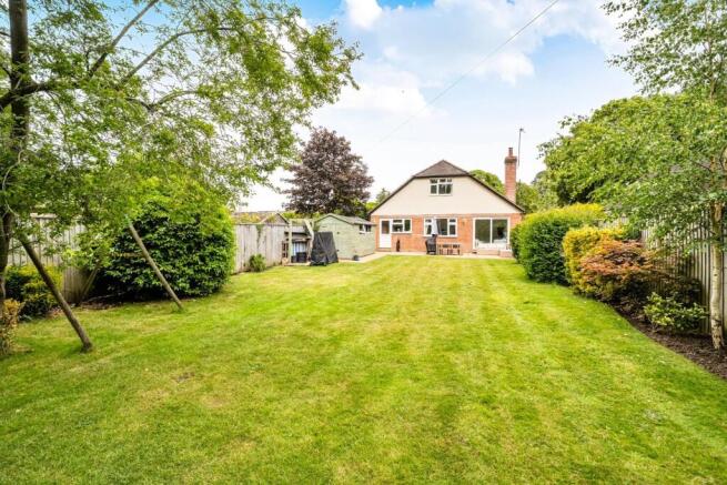 4 bed property, in Orchard Road, £850,000