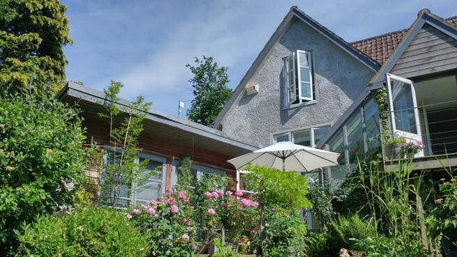 3 bed property, in Plox, £730,000