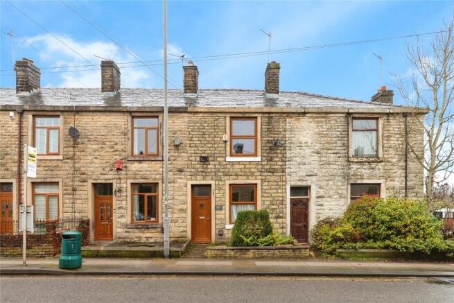 2 bed property, in Bury Road, £190,000