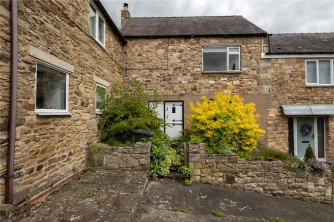 2 bed property, in 2 Farnley Gate Cottages, £150,000