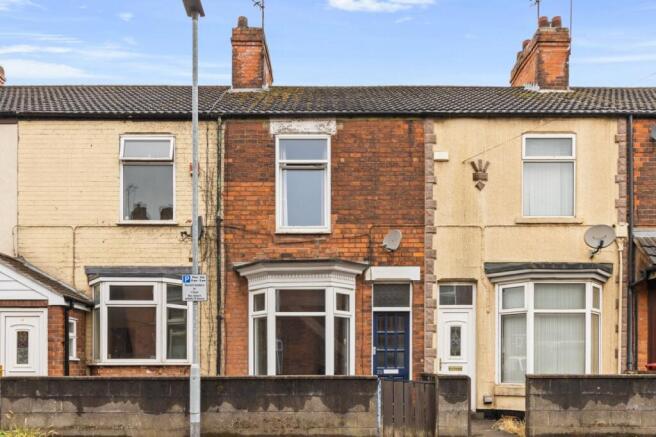 2 bed property, in Belmont Street, £80,000