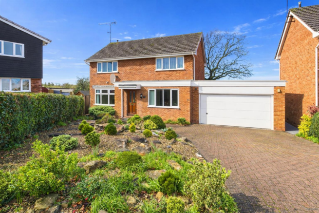 4 bed property, in Devonshire Avenue, £365,000