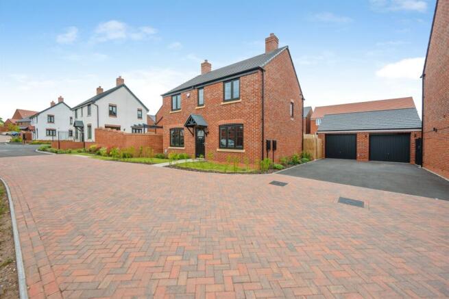 4 bed property, in Eaton Croft, £530,000