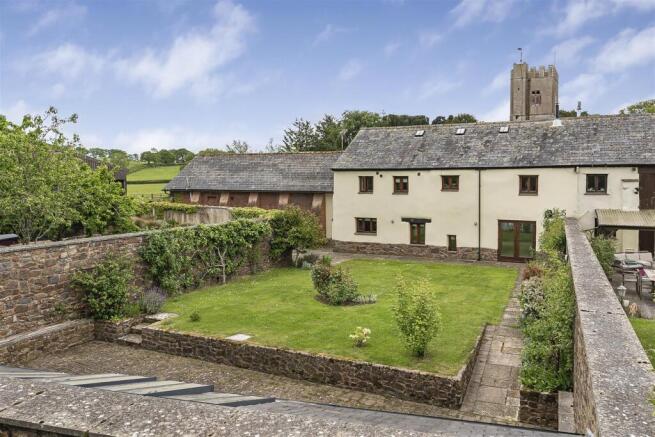 5 bed property, in Nymet Tracey, £595,000