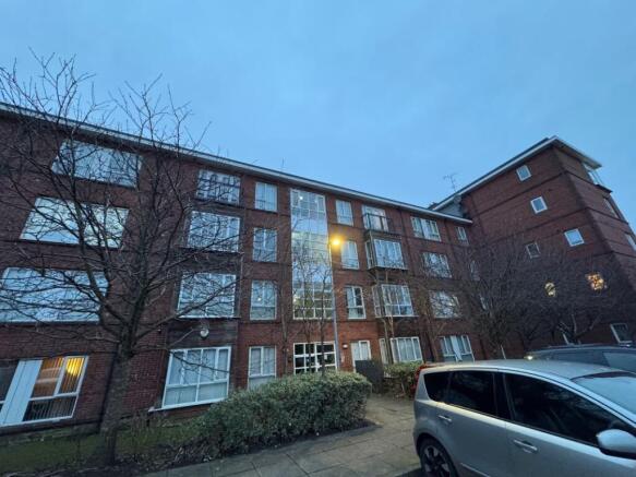 2 bed property, in 6 Gilmartin Grove, £87,000