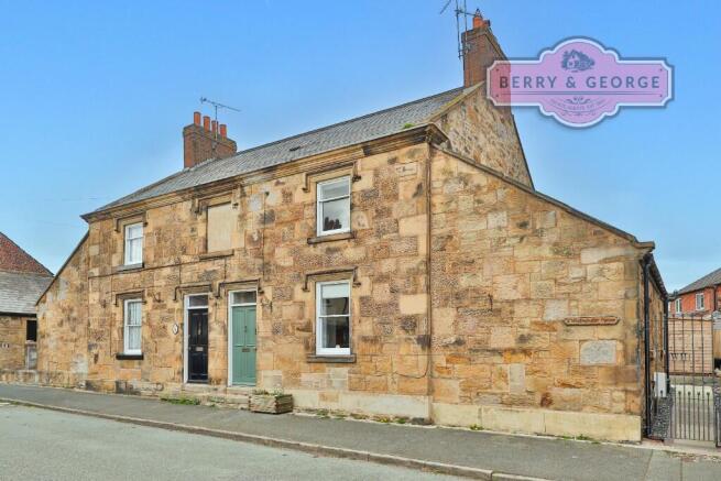 2 bed property, in High Street, £335,000