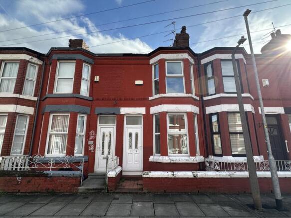 2 bed property, in Lloyd Avenue, £92,000