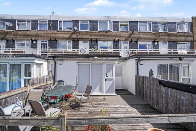 2 bed property, in 24 Fir Tree Place, £190,000