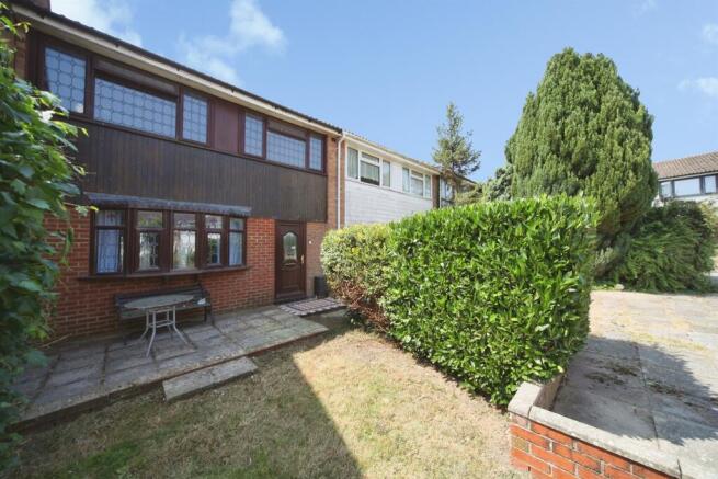 3 bed property, in Russell Close, £325,000