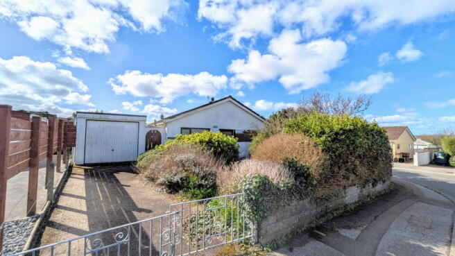 3 bed property, in Goldsithney, £300,000