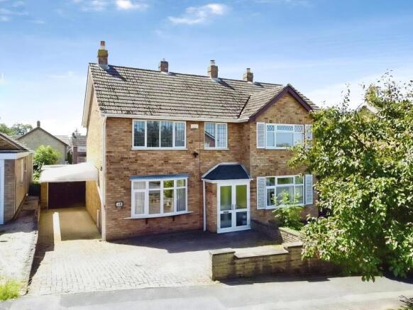 3 bed property, in Roseway, £300,000
