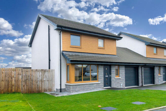 3 bed property, in Typhoon Road, £265,000
